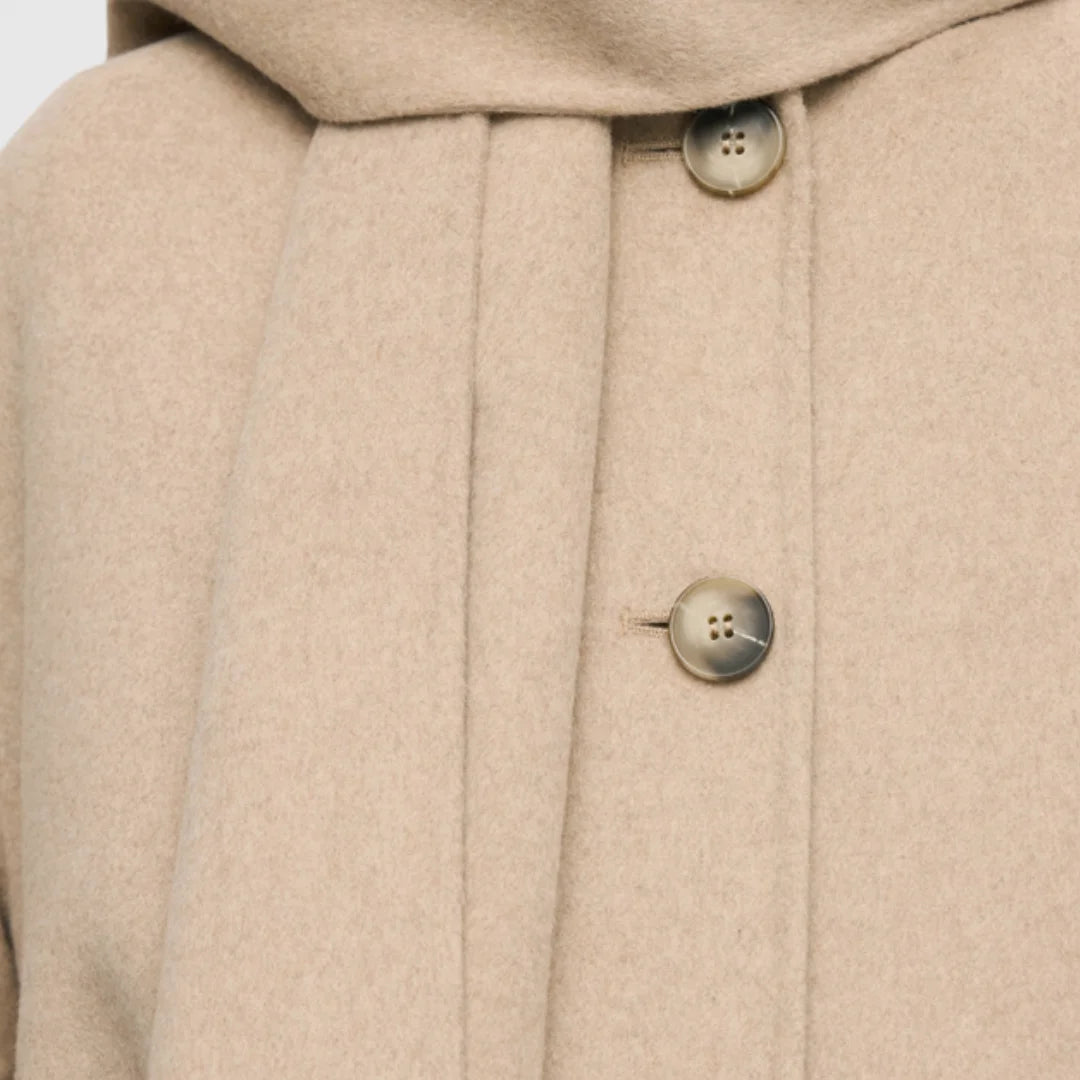 Emilia Wolljacke mit Schal